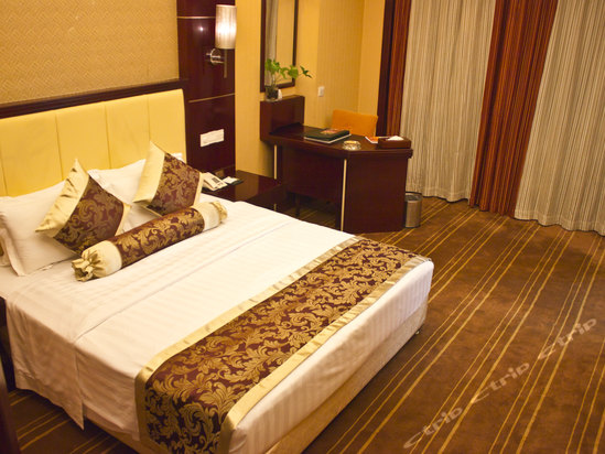 司马浦广汕公路西段(汕头金城大酒店)