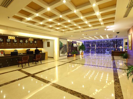 外景   威海阳光大厦是一家旅游涉外酒店