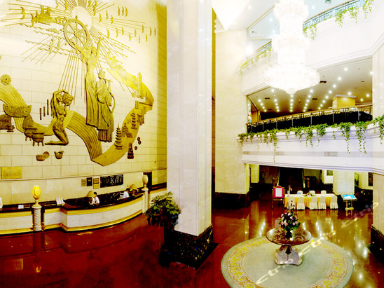 25楼三江厅 25楼姚江厅   宁波金港大酒店是一家按国际四星级标准建造