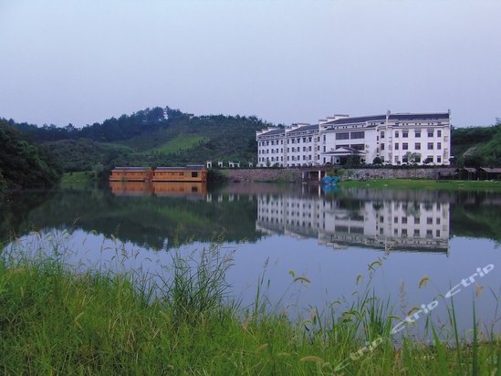 溧阳翠谷庄园 4.0分(156条点评) 188起距离3公里立即预订