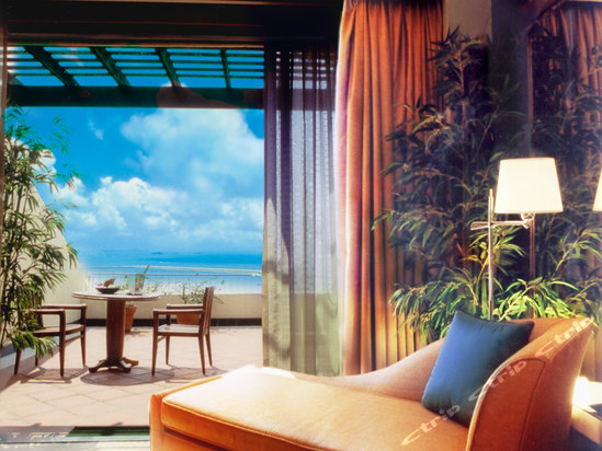 澳门鹭环海天度假酒店,黑沙滩边上,客房带有大