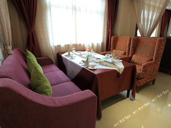 武汉军悦假日酒店