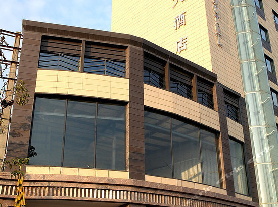 html" name="needtracecode" data-dopost="t" >成都仁仁富大酒店外墙