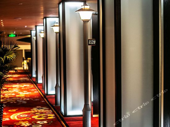 蓝鹊酒店(洛阳丽景门旗舰店)