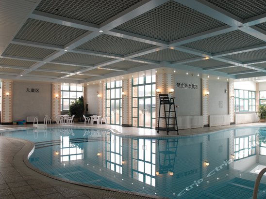 外观 &nbsp;&nbsp;&nbsp;&nbsp;宁波黄山绿岛酒店位于北仑