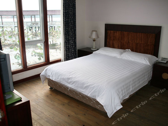 ktv &nbsp;&nbsp;&nbsp;&nbsp;上海金龟岛养生基地位于上海淀山湖畔