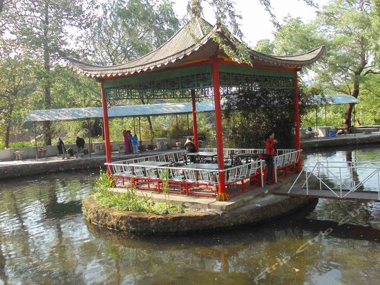 北京慕田峪长城卧佛山庄