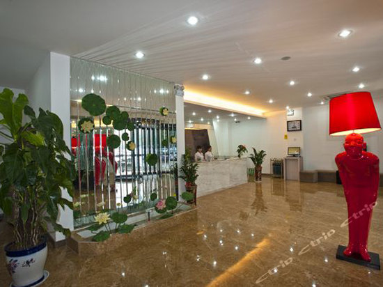 濮阳路尚龙乡宾馆