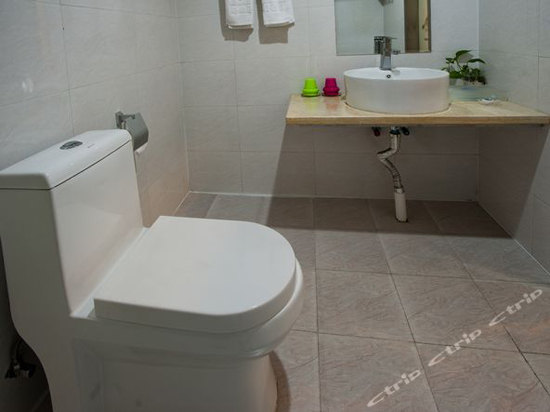 濮阳路尚龙乡宾馆