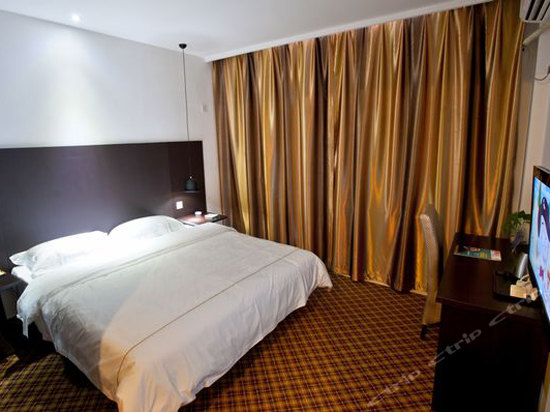 濮阳路尚龙乡宾馆