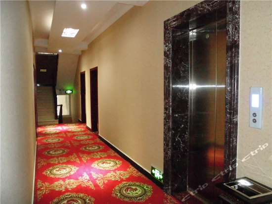 多米连锁酒店(丽江旺金源店)