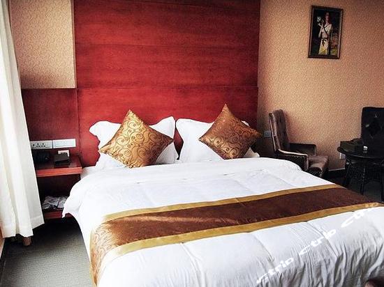 普通单人间-镇宁自治县富日假日宾馆 普通单人间-携程酒店预订