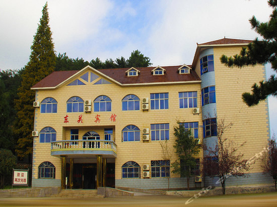 天柱山东关宾馆 2.0分(1条点评) 98起距离1公里立即预订