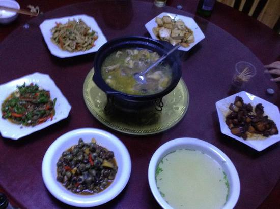 安吉龙王山老兵农庄(农家乐)