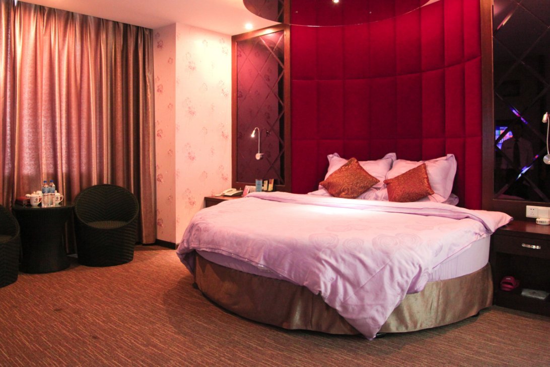 黎平福豪酒店(豪华浪漫情侣房)