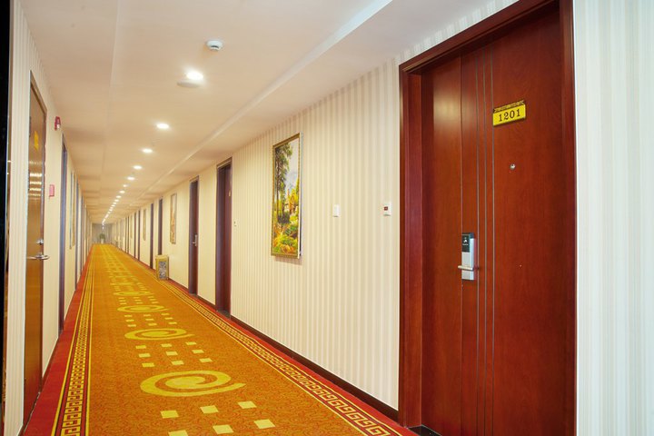 尊享杭州燕岭假日酒店大床房/标准间1晚 每日2份早餐 更多优惠!