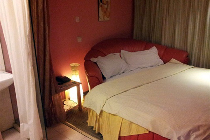 上海博峰宾馆(情趣房)