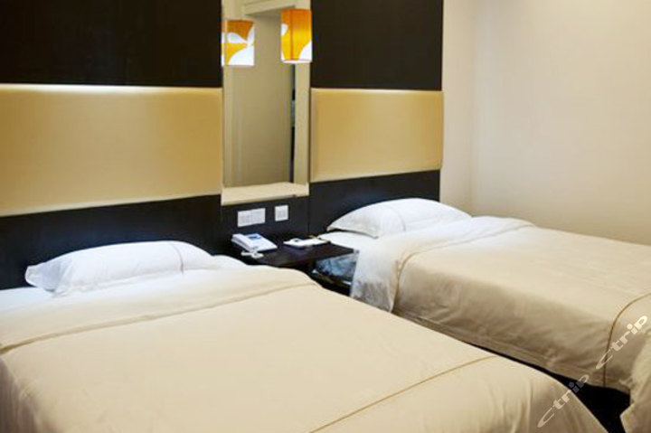 濮阳路尚龙乡宾馆-商务标间(预付)