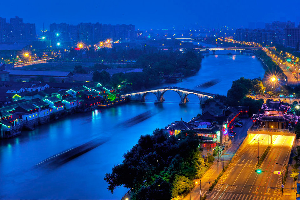 杭州京杭大运河夜游 西湖外事游船环湖联票