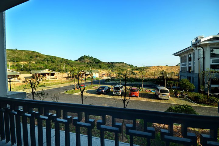 武夷山途家斯维登汽车度假酒店(自游小镇)