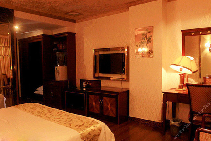 惠东华苑商务酒店(黄埠店)(豪华房)