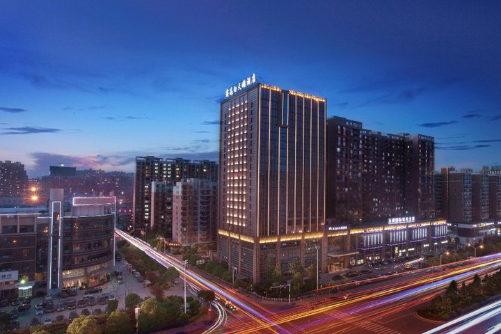 尊享长沙鑫远白天鹅酒店标准房1晚 免费wifi 更多优惠!