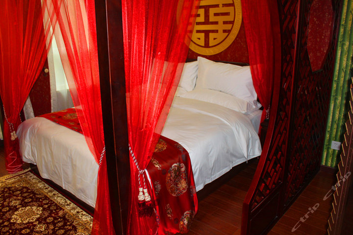 睿士主题酒店(北京西客站店)—洞房花烛夜风情情侣间