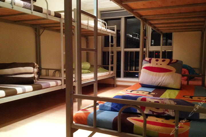 深圳黄尚到此一游青年旅舍(8人间床位房)