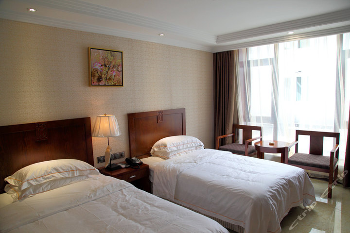 峨眉山金顶大酒店(新楼行政标间)