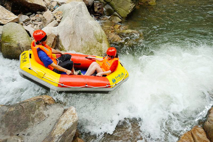 安吉仙龙峡漂流皮筏单门票 景交