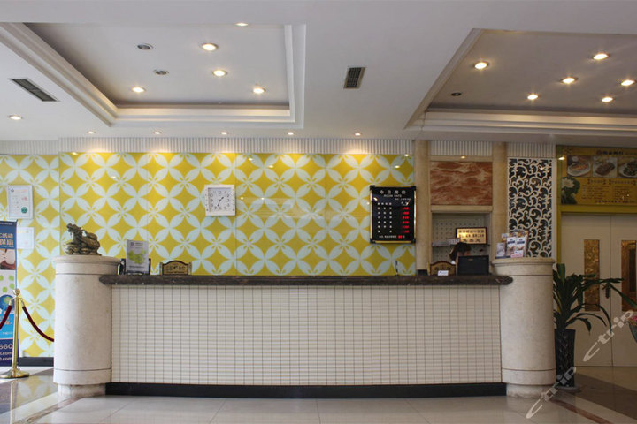 青岛星程公路宾馆(标准大床间/标准双床间)