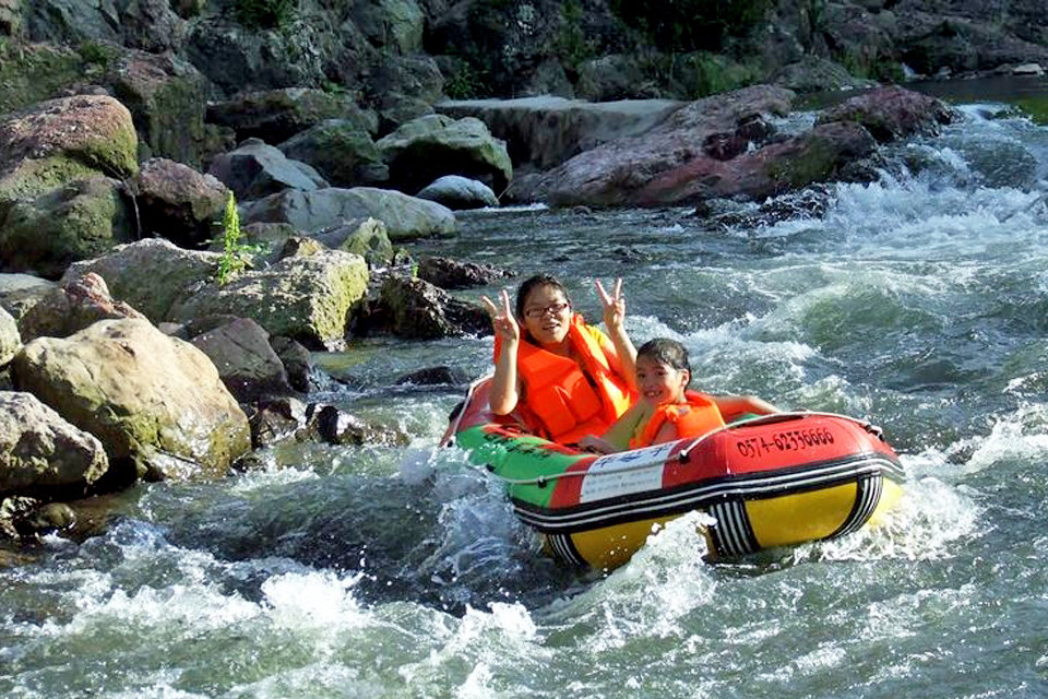 宁波余姚四窗岩漂流(四窗岩漂流成人票)