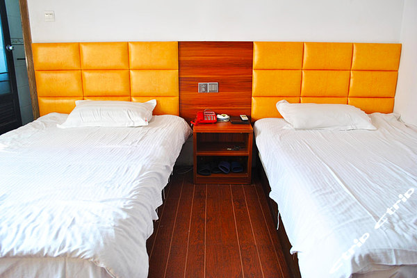 电脑房宾馆 4090e484e8ab4d2aa290cd6b4f242120_600_400_s.jpg