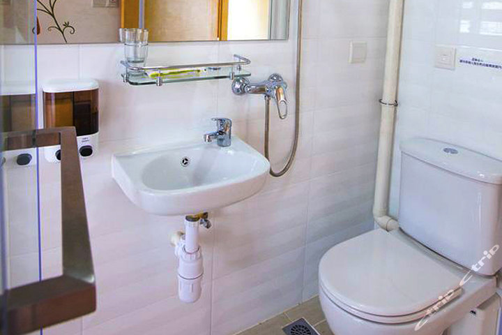 香港精品旅馆(标准三人房-7-8月特惠)