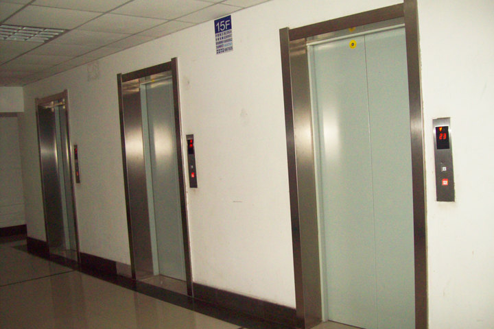 沈阳燕子公寓2店通用—电梯间