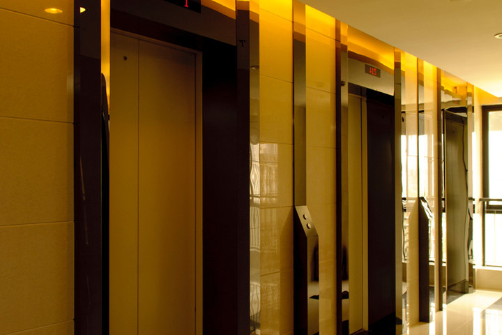成都悦秀行政公寓—电梯间
