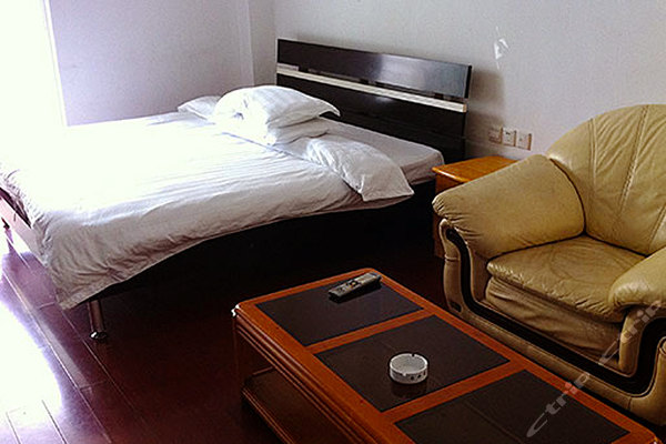 电脑房宾馆 a36034bac9ce4eb9989efcf5bb0133e5_600_400_s.jpg