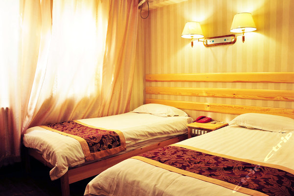 电脑房宾馆 15c735ee21254feda8573751c98f317b_600_400_s.jpg