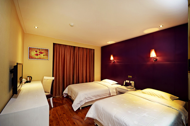 丽橙水晶酒店(宜昌白龙岗店)