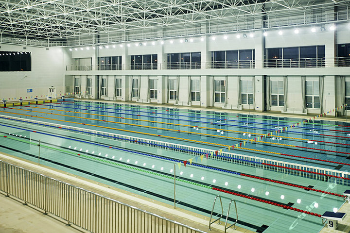 温泉体育中心游泳馆图片