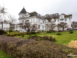 Huntingdon Hotel and Suites